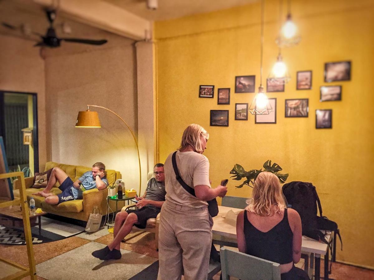 בנגקוק Kudi Hostel מראה חיצוני תמונה
